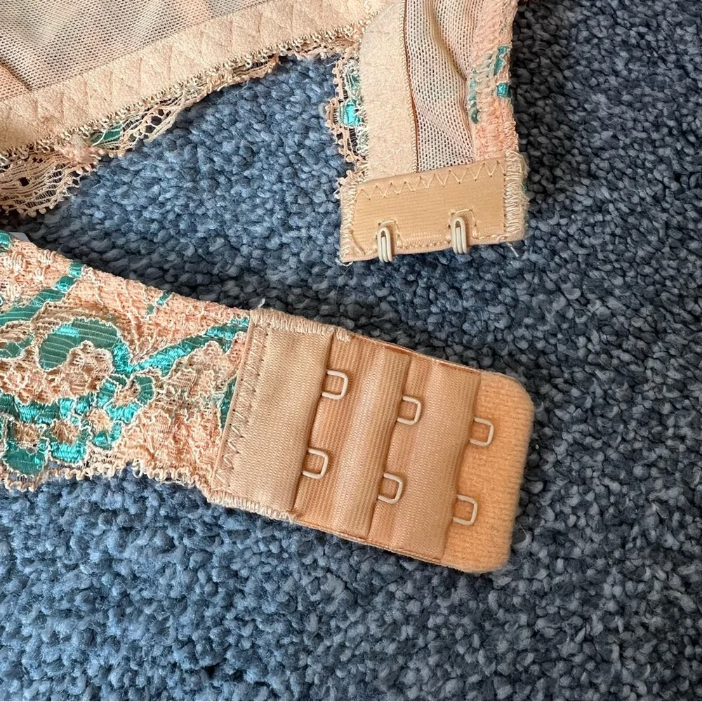 urban outfitters chloe orange lace bralette